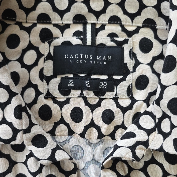 Chic Black and White Patterned Shirt - Picture 2 of 6